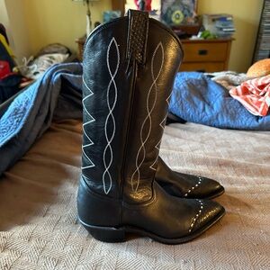 Black Tony Lama Cowboy Boots - Size 8